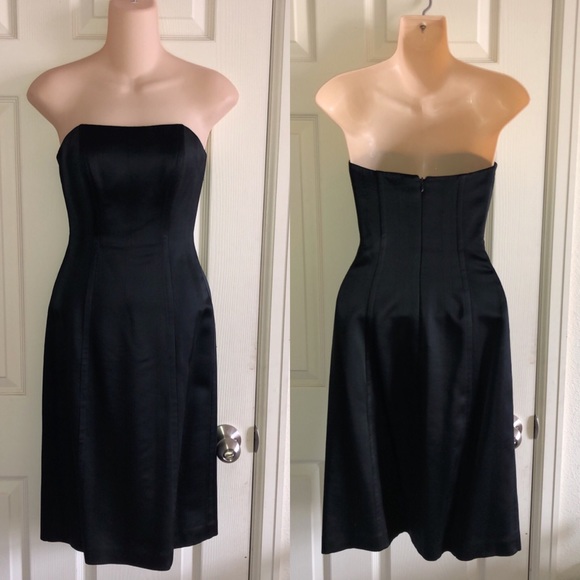 Banana Republic Dresses & Skirts - BANANA REPUBLIC Strapless Black Cocktail Dress